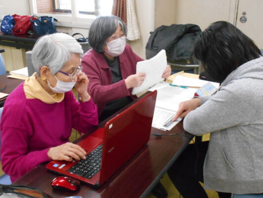 写真活動の様子点訳ボランティアのみなさん